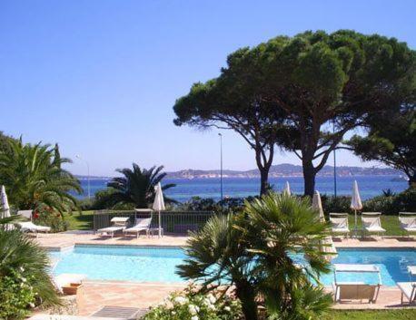 Hotel Villa Les Rosiers غريمو المظهر الخارجي الصورة